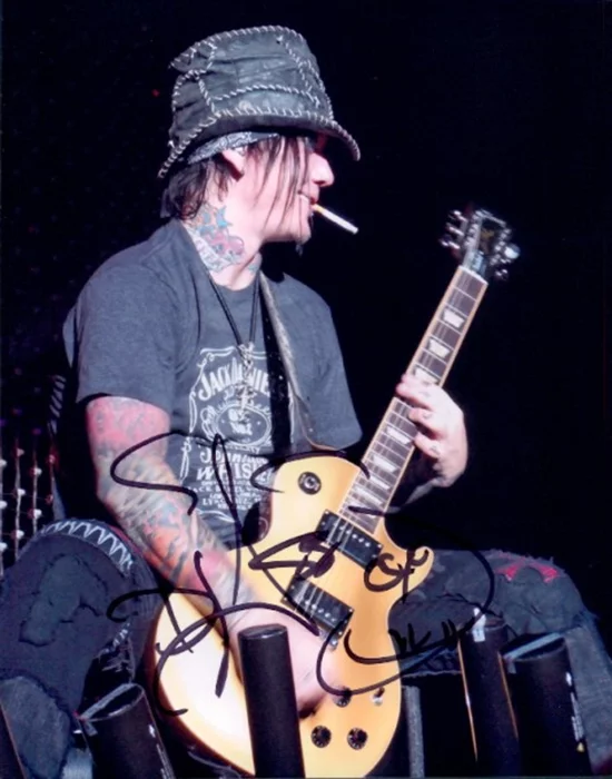 DJ Ashba autograph