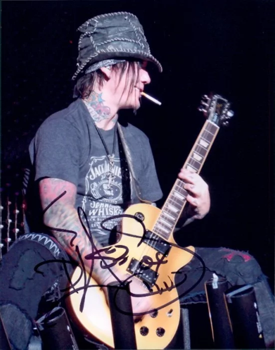 DJ Ashba autograph