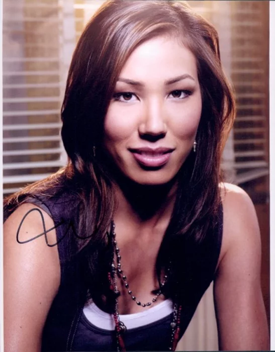 Michaela Conlin autograph