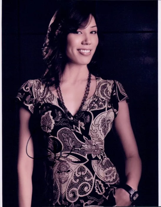 Michaela Conlin autograph