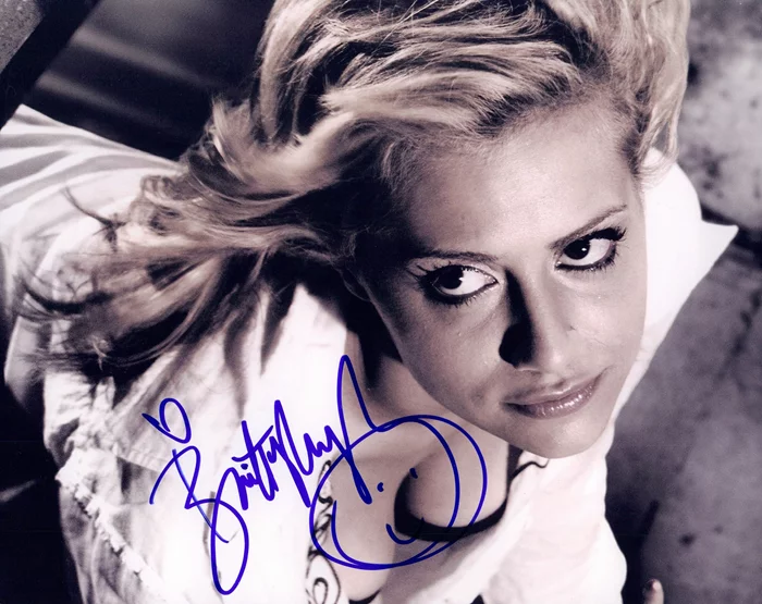 Brittany Murphy autograph