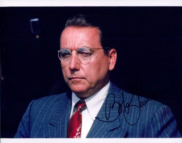Bob Gunton autograph
