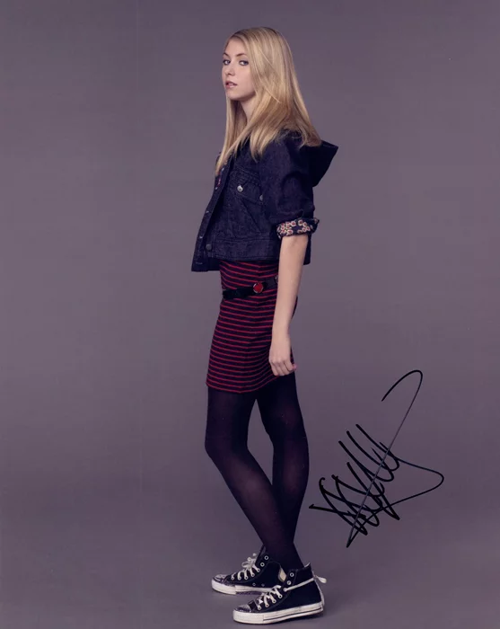 Taylor Momsen autograph
