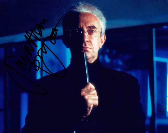 Jonathan Pryce autograph