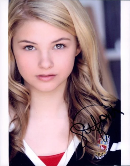 Stefanie Scott autograph