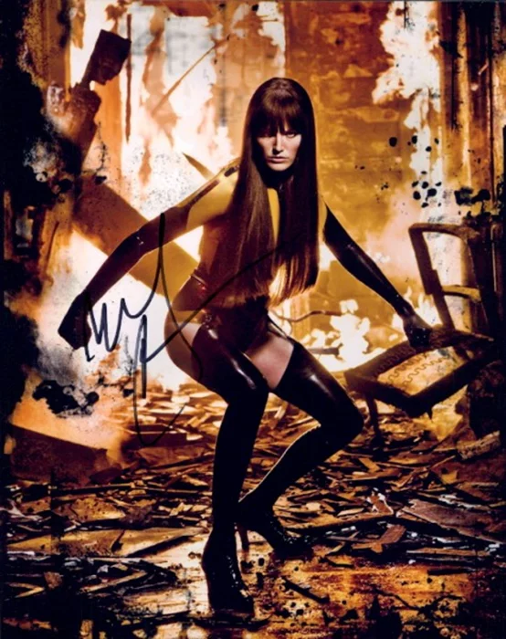 Malin Akerman autograph