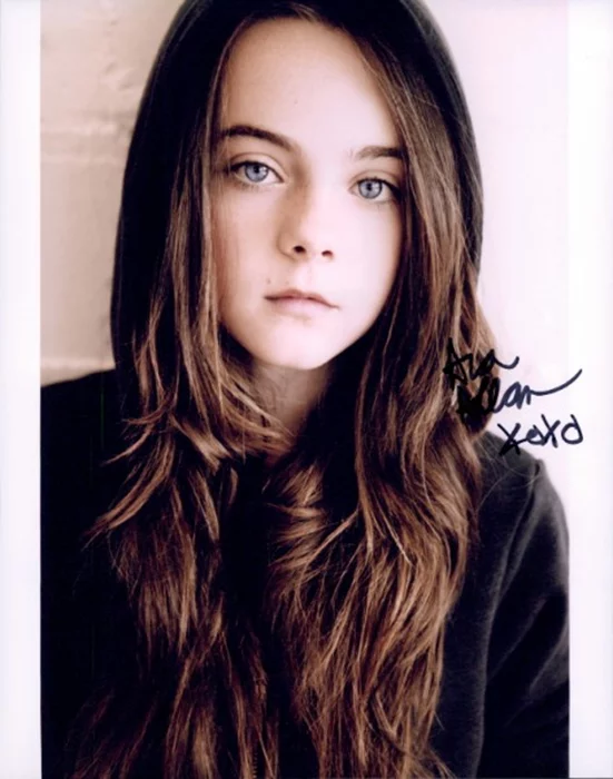 Ava Allan autograph