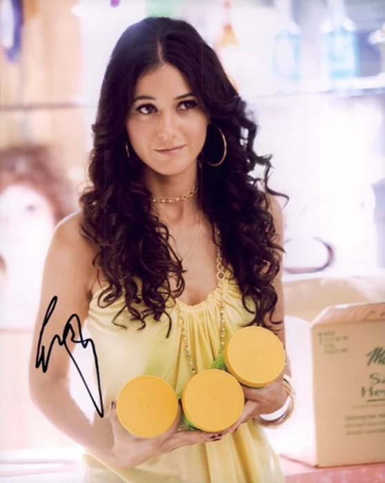 Emmanuelle Chriqui autograph