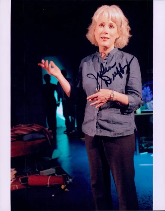 Julia Duffy autograph