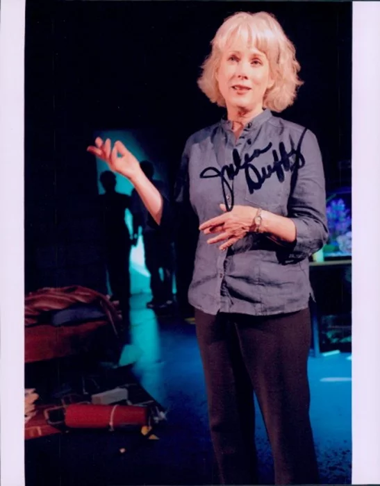 Julia Duffy autograph