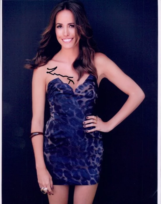 Louise Roe autograph