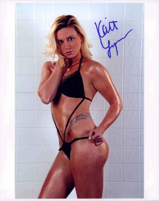 Kait Lynn autograph