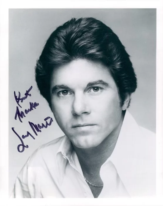 Larry Manetti autograph