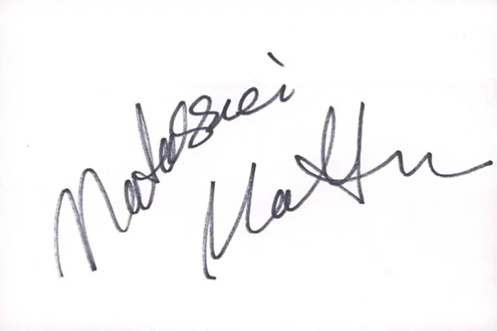 Natassia Malthe autograph