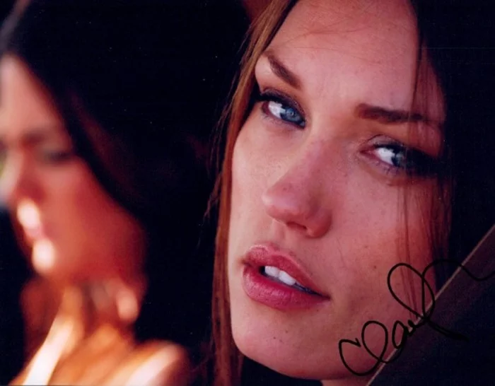 Clare Grant autograph