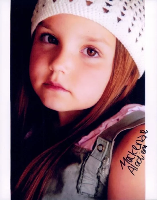Mackenzie Aladjem autograph