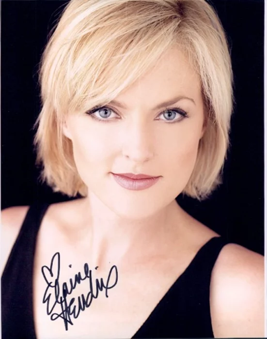 Elaine Hendrix autograph