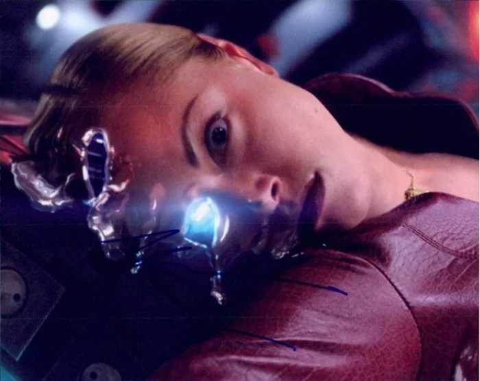 Kristanna Loken autograph