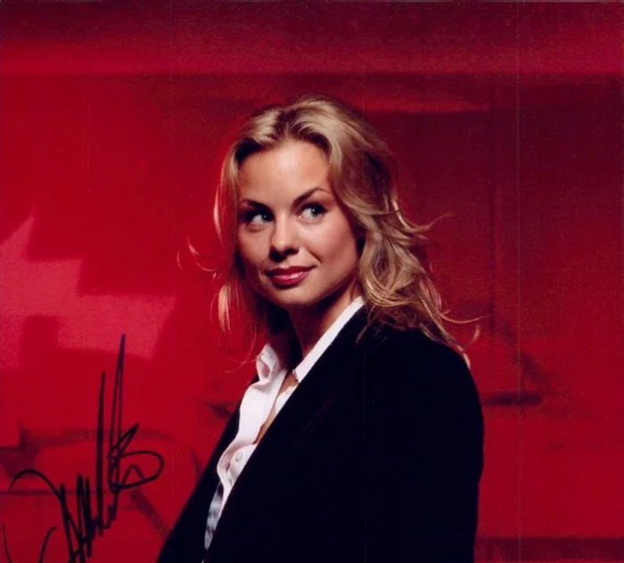 Jessica Collins autograph