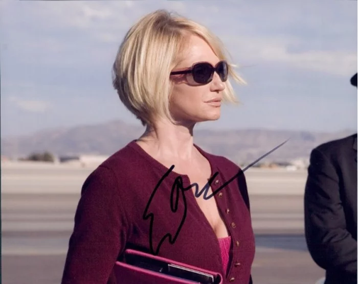 Ellen Barkin autograph