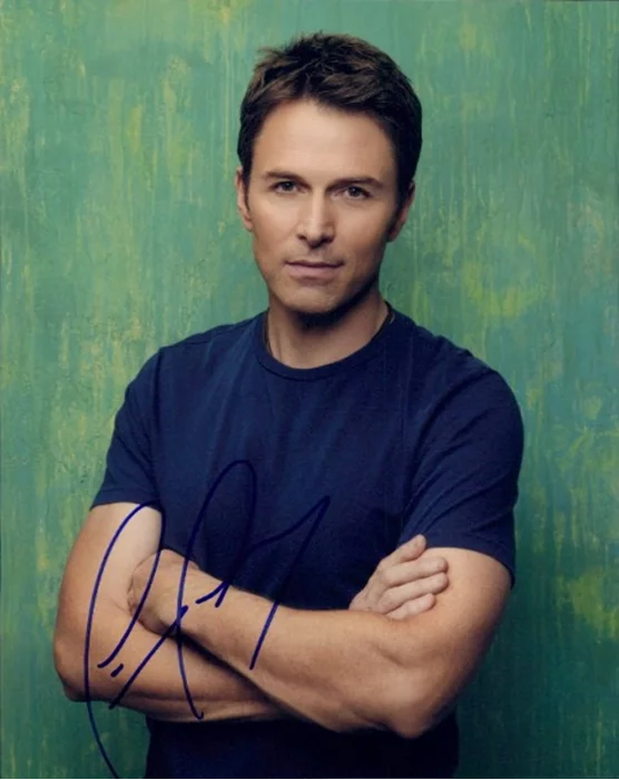 Tim Daly autograph