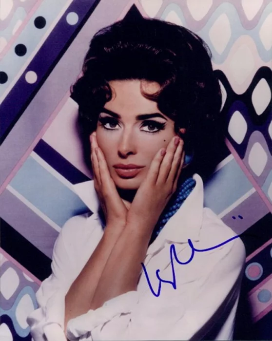 Isabella Rossellini autograph
