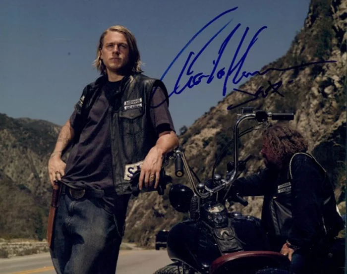 Charlie Hunnam autograph