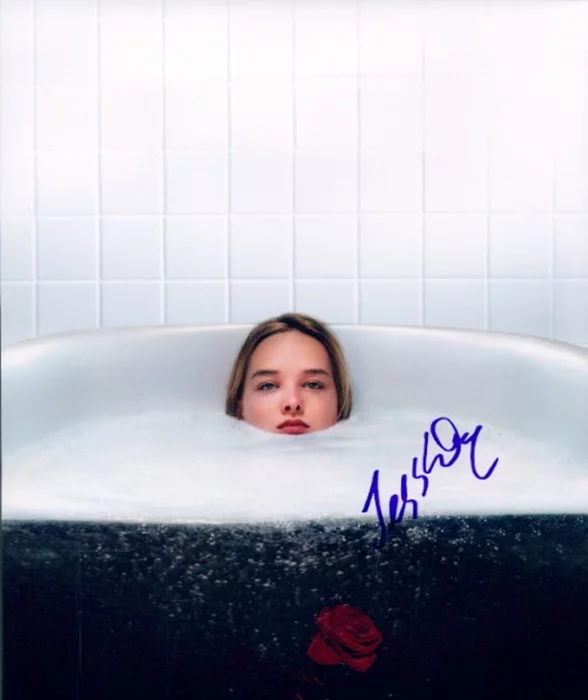 Jess Weixler autograph
