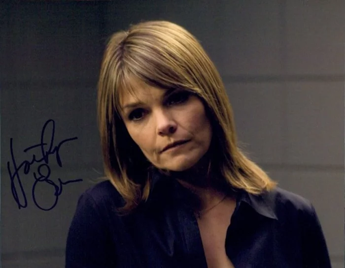 Kathryn Erbe autograph