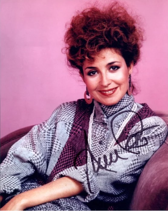 Annie Potts autograph
