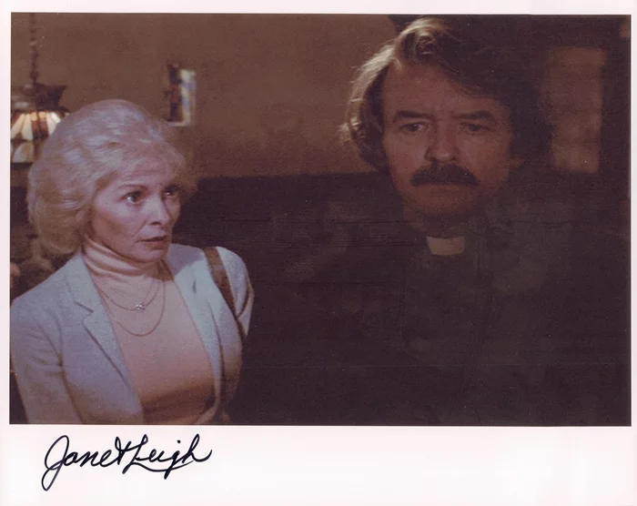 Janet Leigh autograph