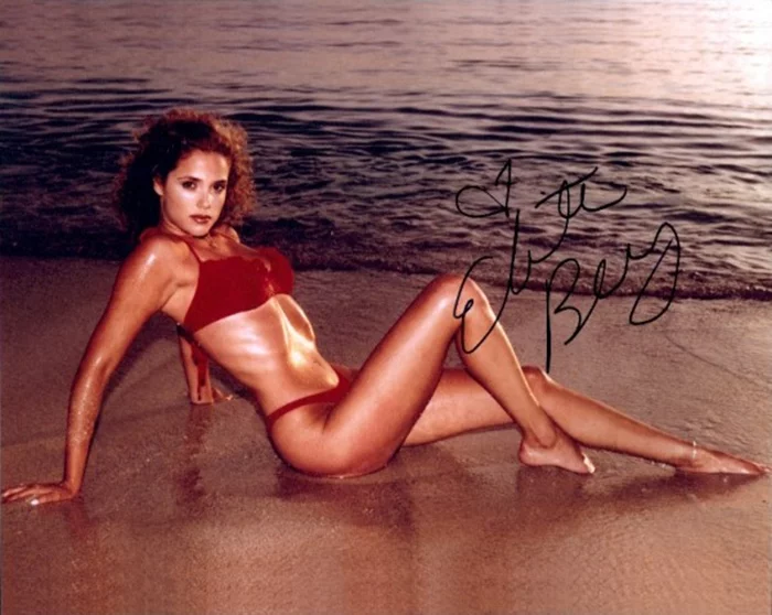 Elizabeth Berkley autograph