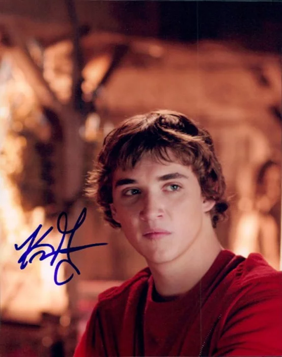 Kyle Gallner autograph