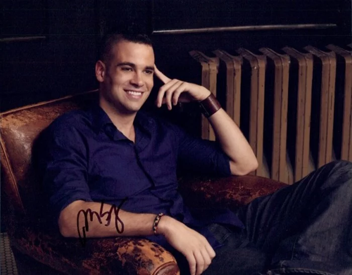 Mark Salling autograph