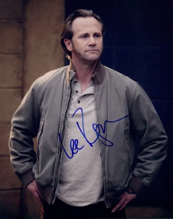 Lee Tergesen autograph