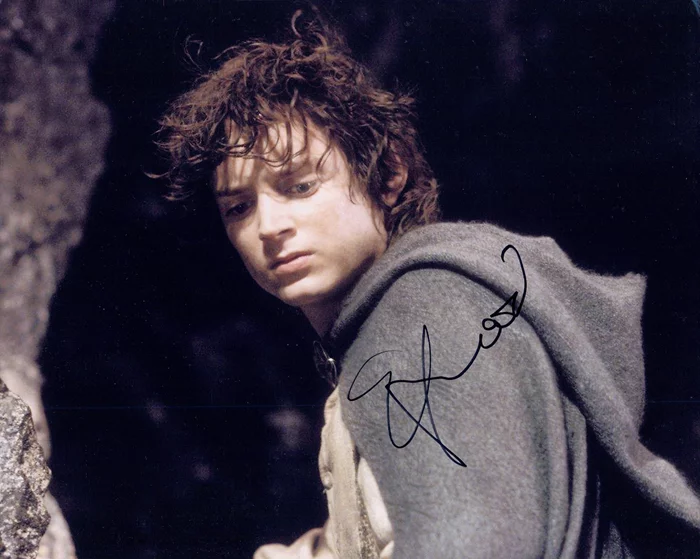 Elijah Wood autograph