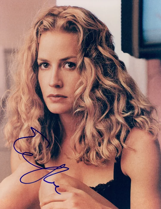 Elisabeth Shue autograph