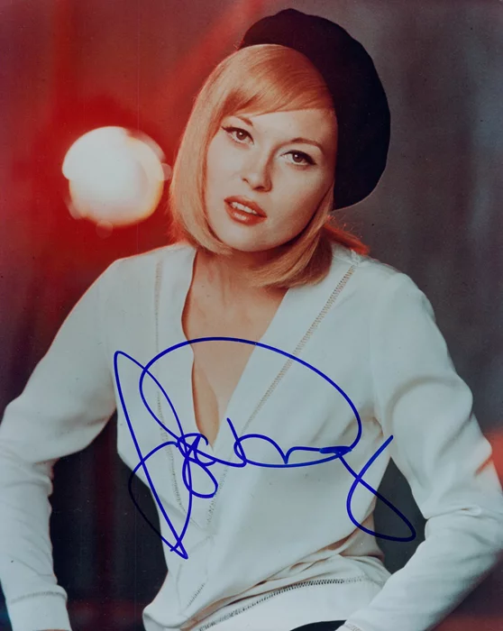 Faye Dunaway autograph