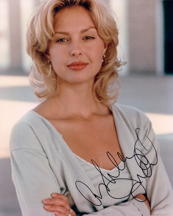 Ashley Judd autograph