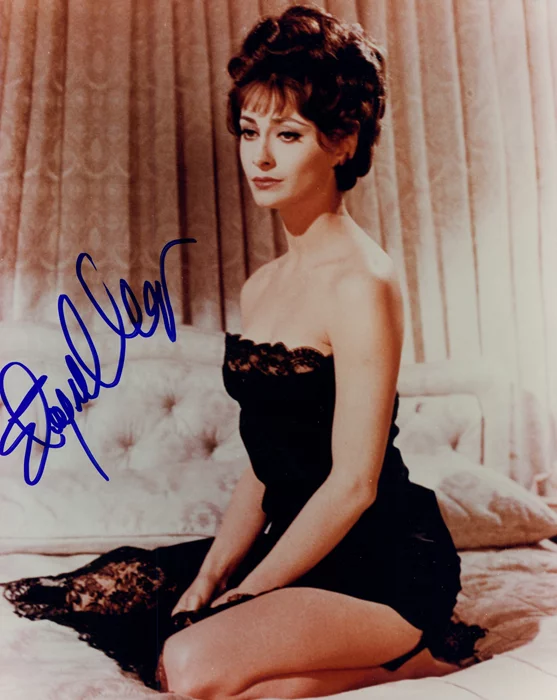 Elizabeth Ashley autograph