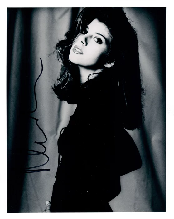 Marisa Tomei autograph