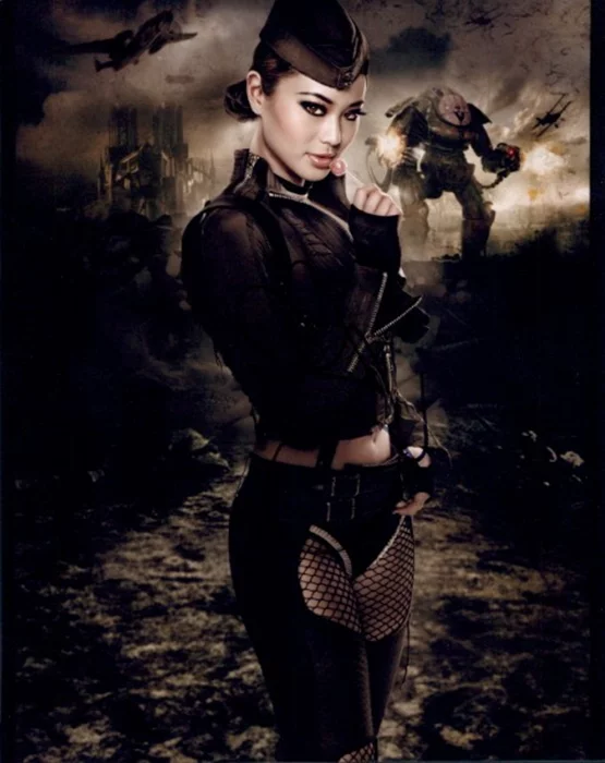 Jamie Chung autograph