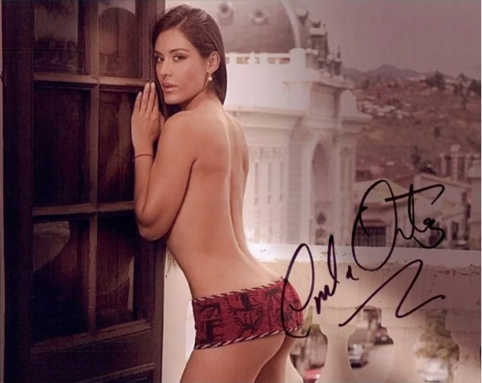 Carla Ortiz autograph