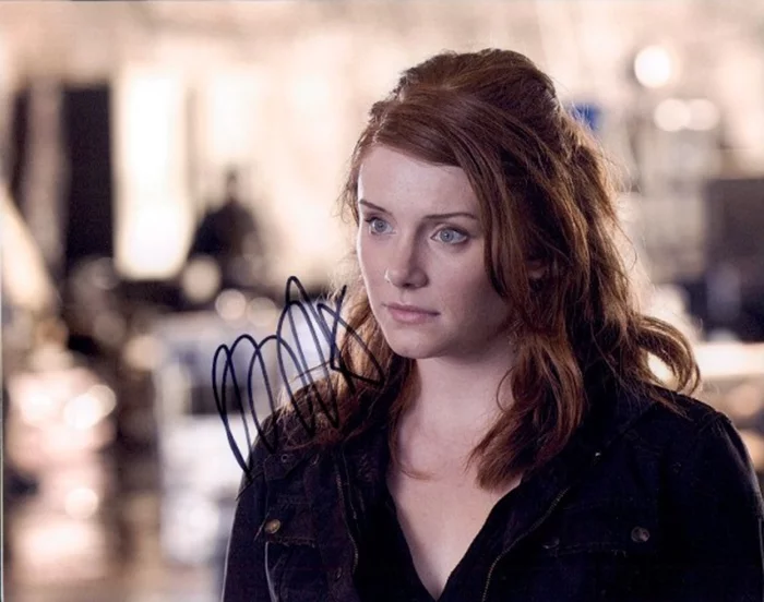 Bryce Dallas Howard autograph