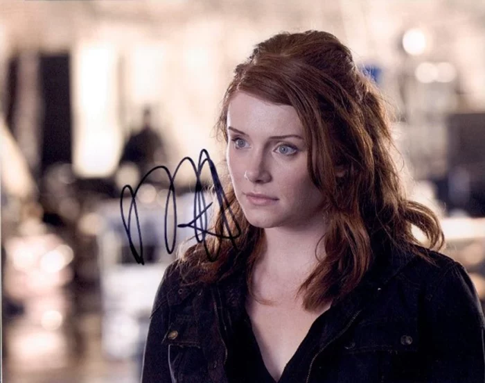 Bryce Dallas Howard autograph