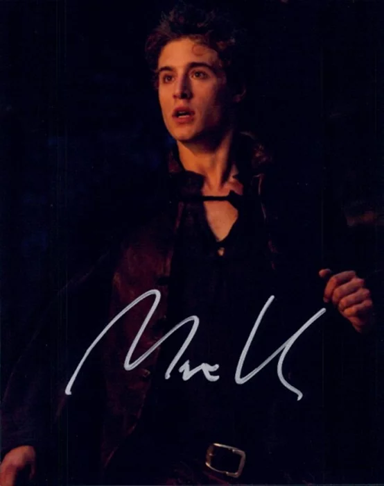 Max Irons autograph