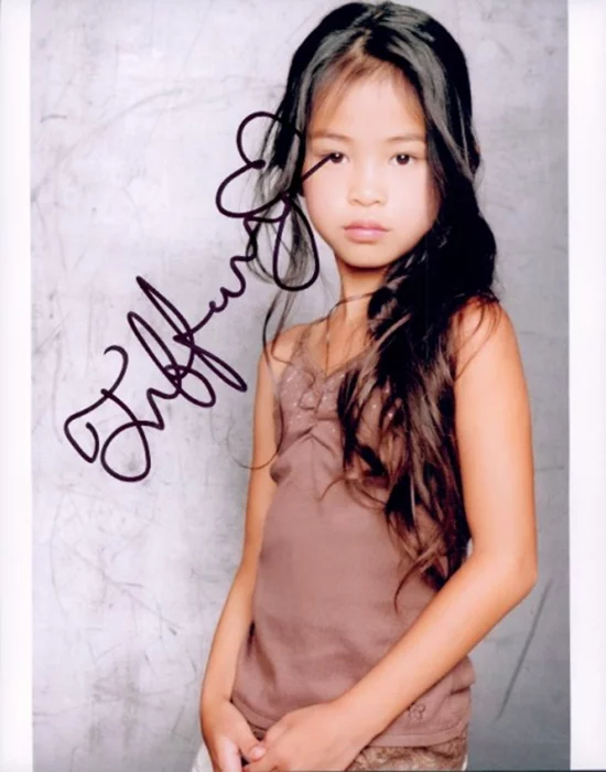 Tiffany Espensen autograph