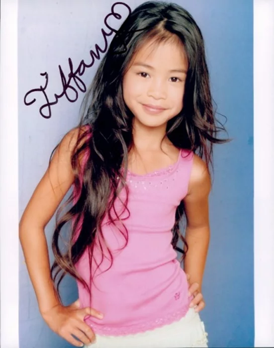 Tiffany Espensen autograph