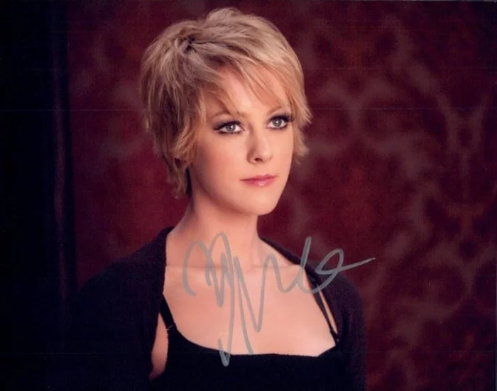 Jena Malone autograph