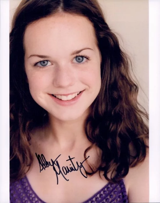 Abigail Mavity autograph